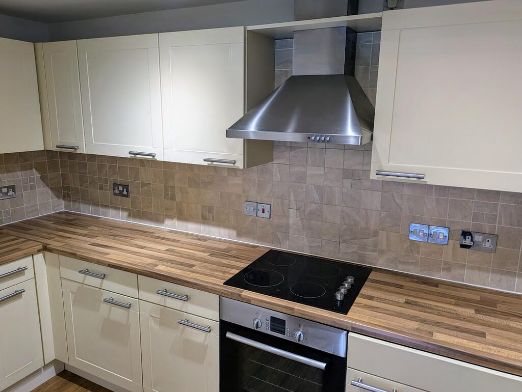 Blossom ct kitche...