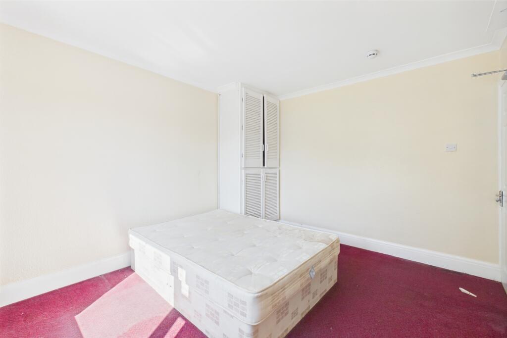 CAM03162G0-PR0261-STILL002