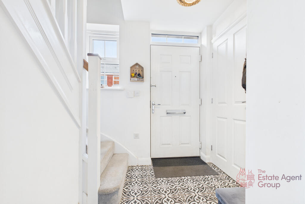 CAM02494G0-PR0074-STILL010