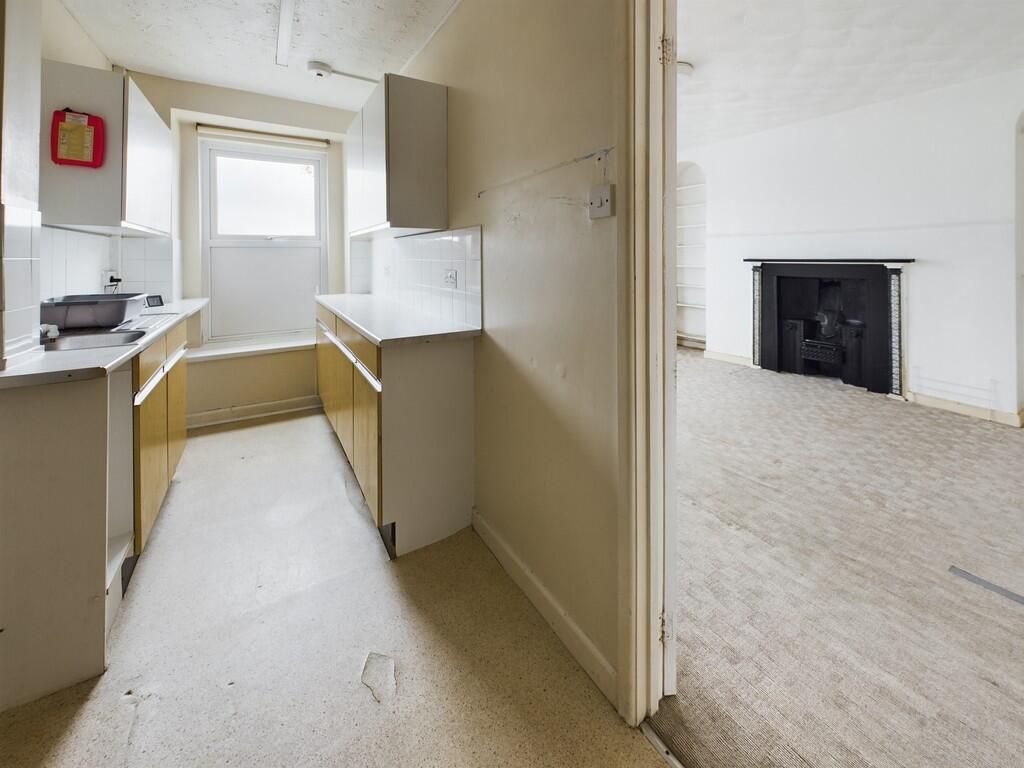 CAM03974G0-PR0102...