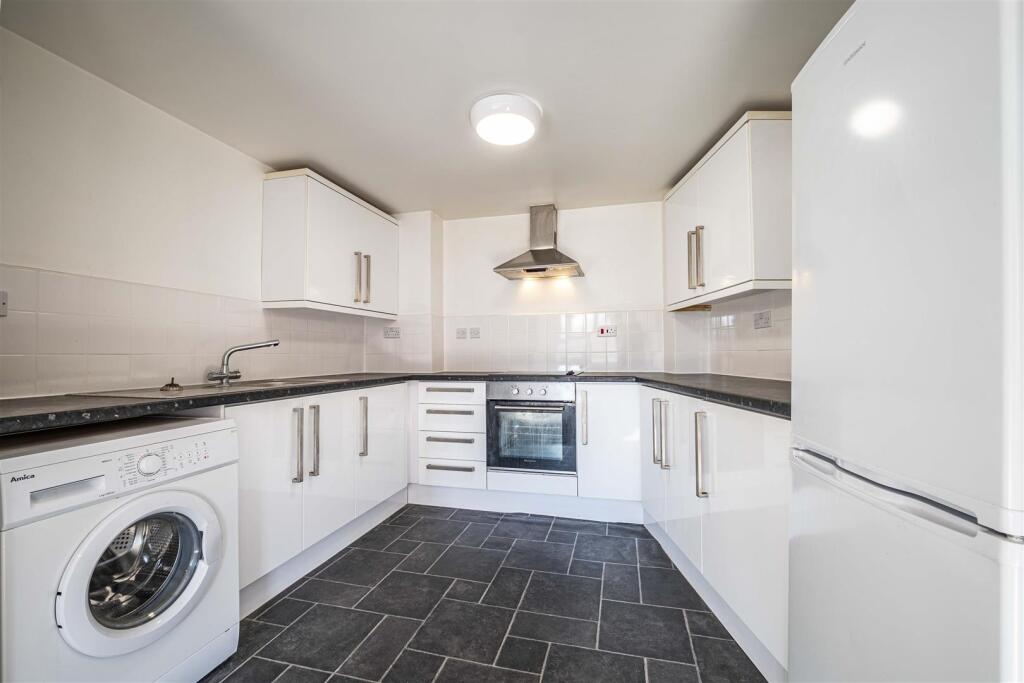 204 Sheridan court 2 of 7.jpg