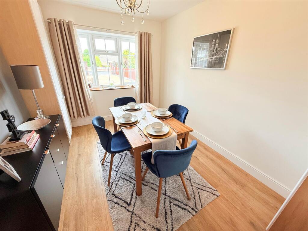 GROUND FLOOR BEDROOM/DINING ROOM