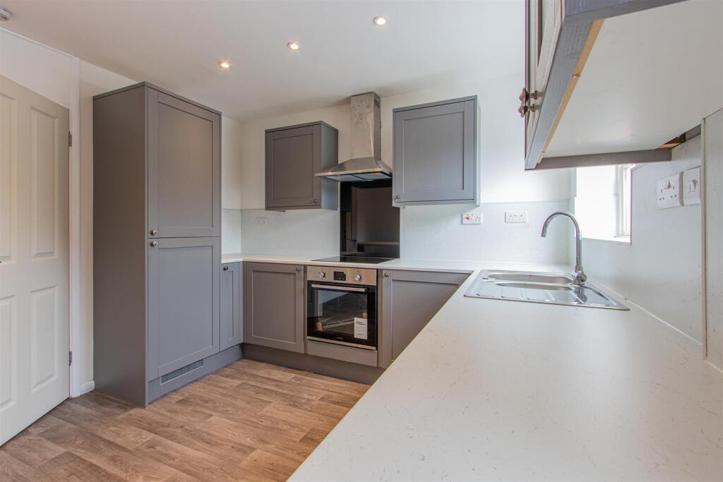 Llansannor Drive 40-5.jpg