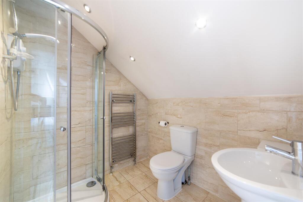 En-Suite 2