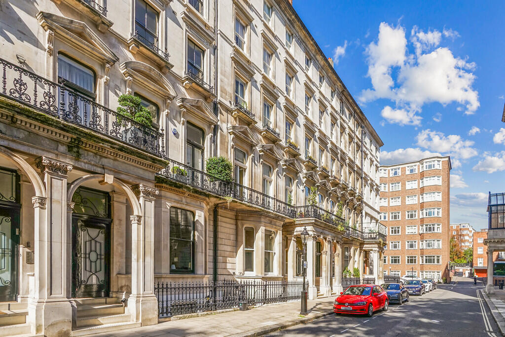 Flat D 12-12A Enn...