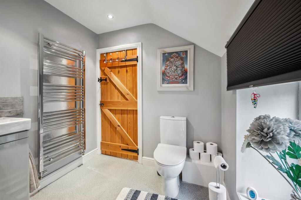 Shower Room - WC.jpg