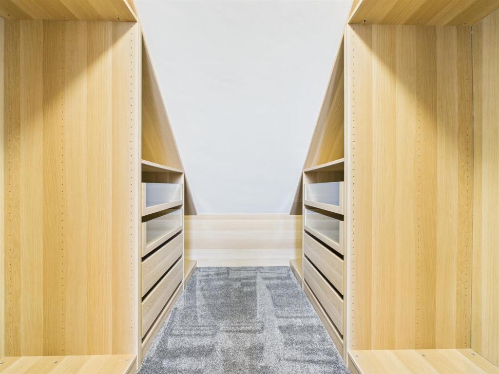 Walk-In Wardrobe