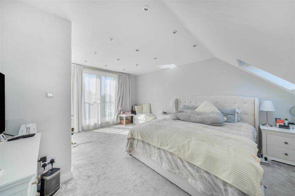 Master Suite.jpg
