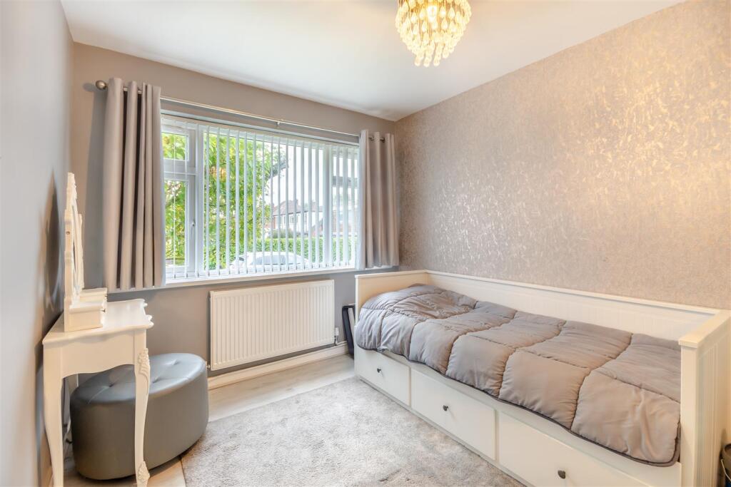 8666431-interior01.jpg