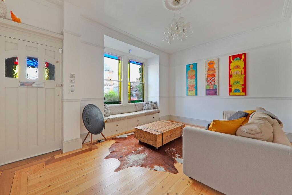 02-1057JHPropWorld - 14 Elvino Road - 4-medium.jpg