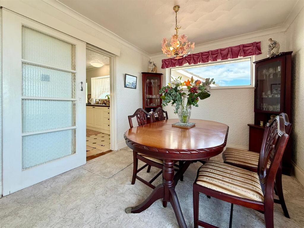 Dining Area Towards Kitchen.JPG