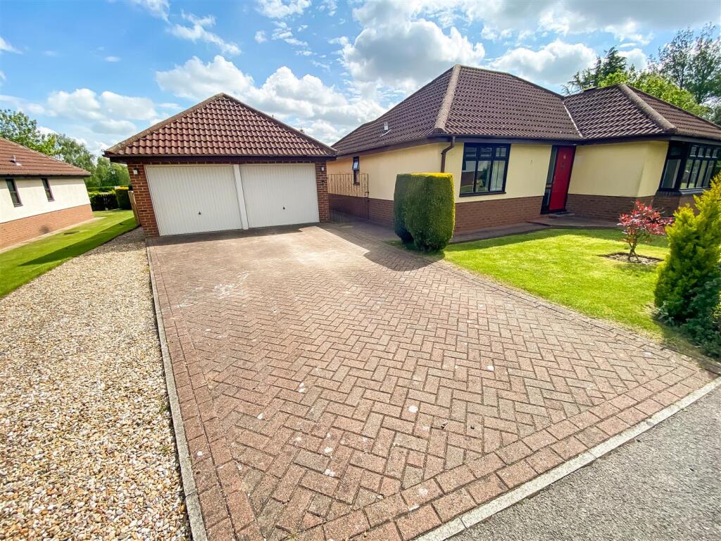 Detached Double Garage