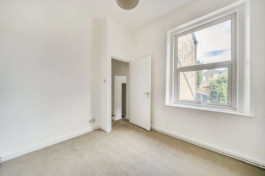 1323909-8-686e560...