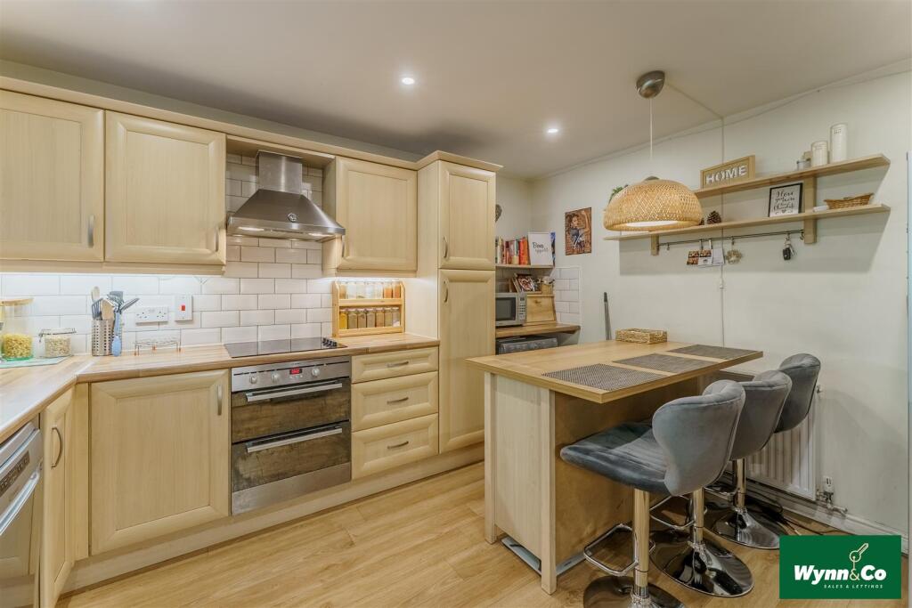 31 Devon Grove-1017L.jpg