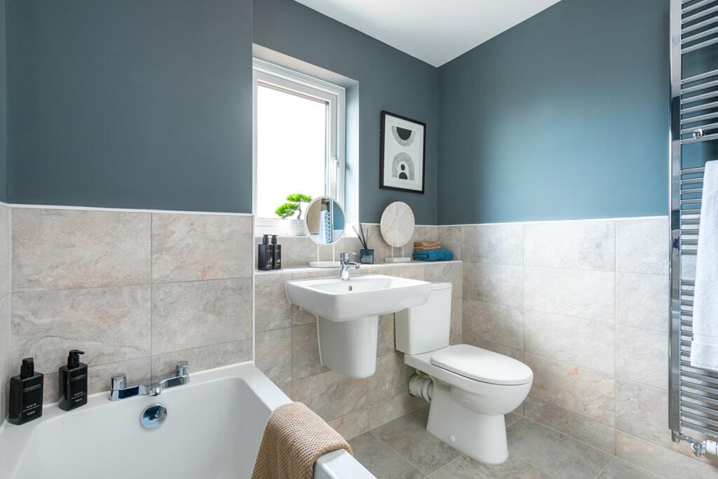 Contemporary family bathroom