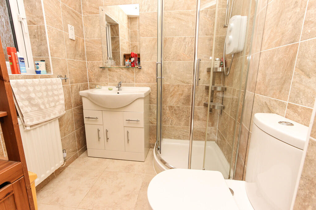 Ensuite Shower Ro...