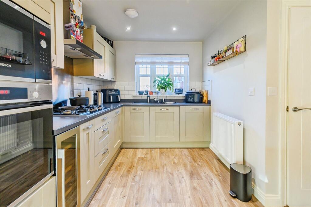 Living/Kitchen Area