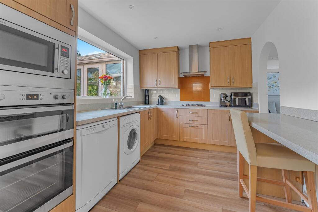 Kitchen / Breakfast Room