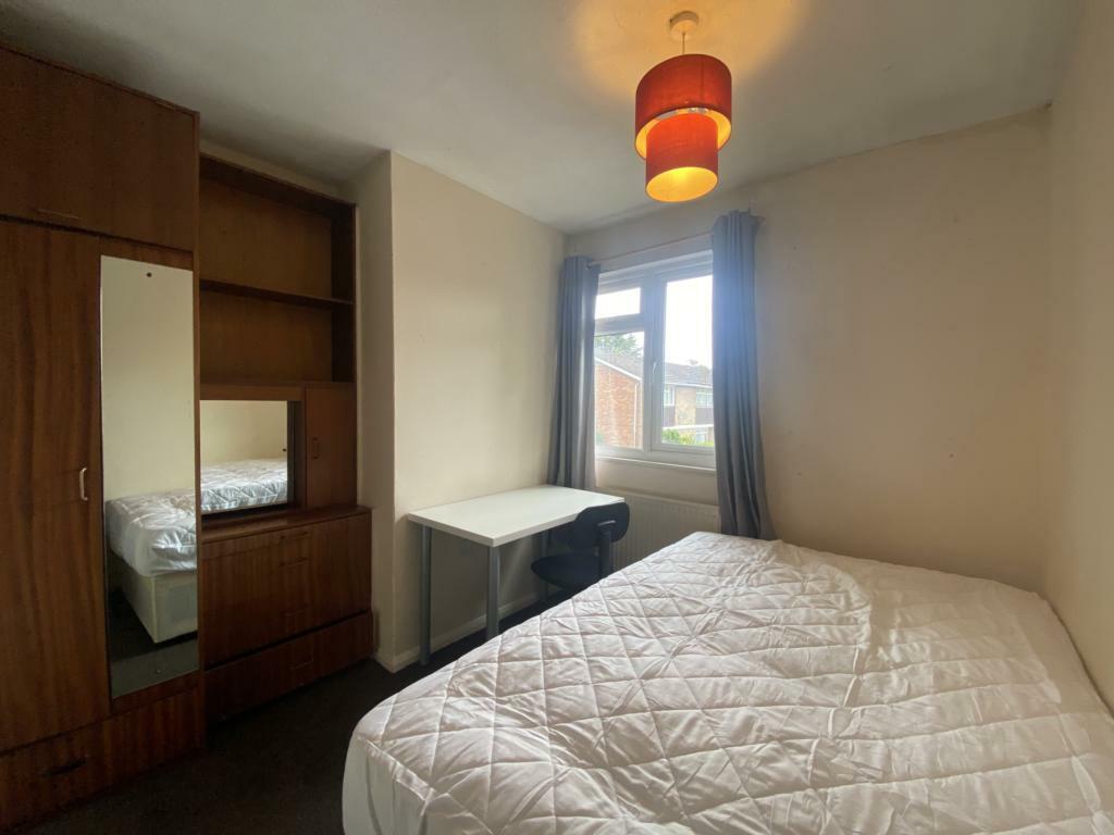 BEDROOM 4