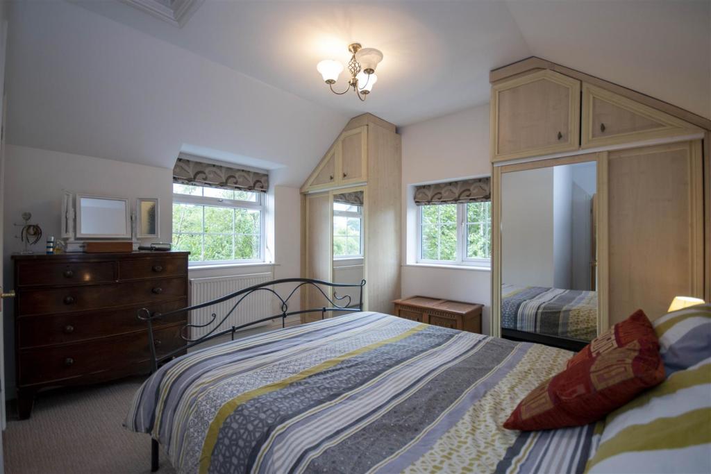 BED 1.jpg