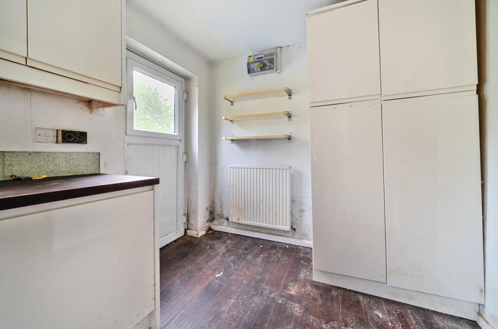 1305155-12-684ac0...