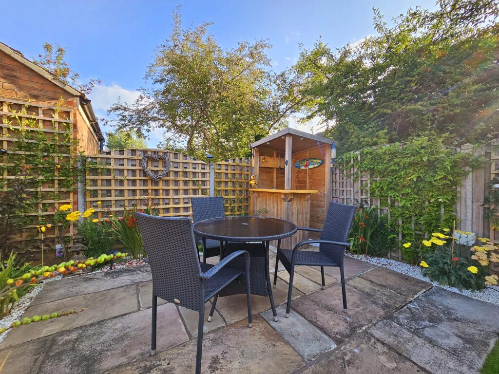 68694616-b2f7-43cc-836f-56ad7df3ccbc