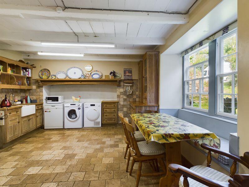 kitchen/breakfast room