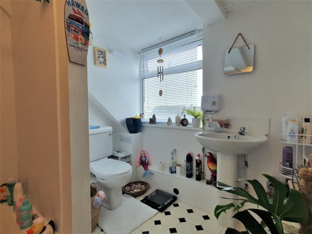 Flat 5, Shower Room