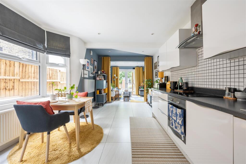 Spruce Hills Road, E17