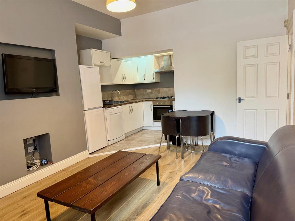 Lounge-Kitchen.jpg
