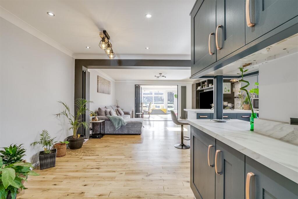 Halsey Drive 120-18.jpg