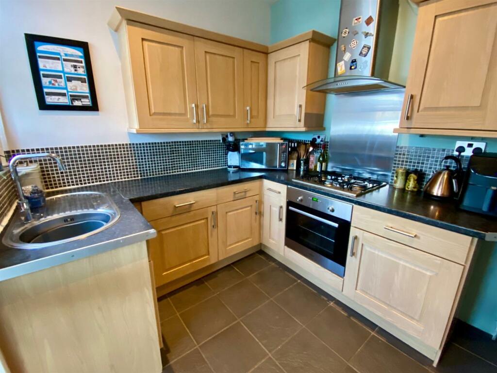 Bramleys Estate Agents - Eldon Road - Marsh (4).jp