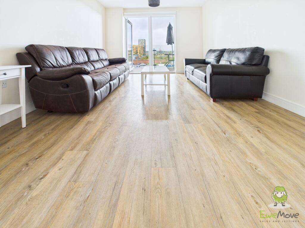 CAM01543G0-PR0154-STILL014