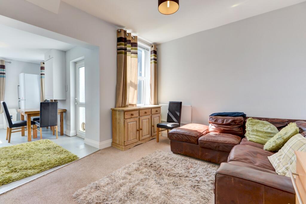 22 Freshfield Street Lounge