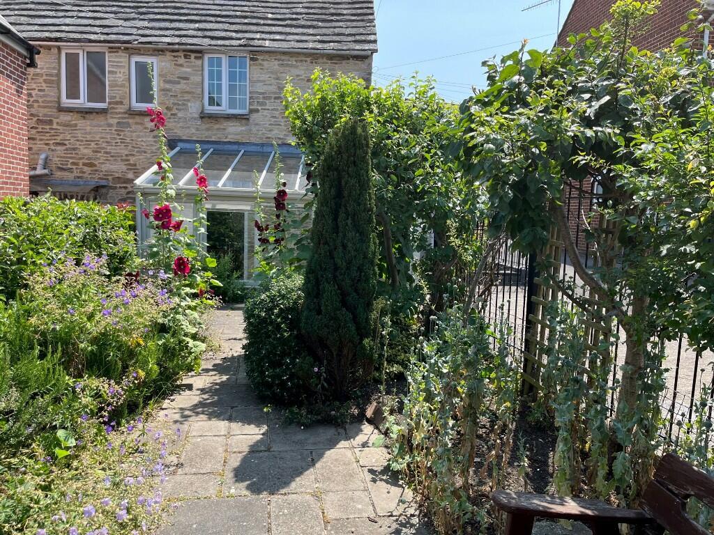 Garden and rear