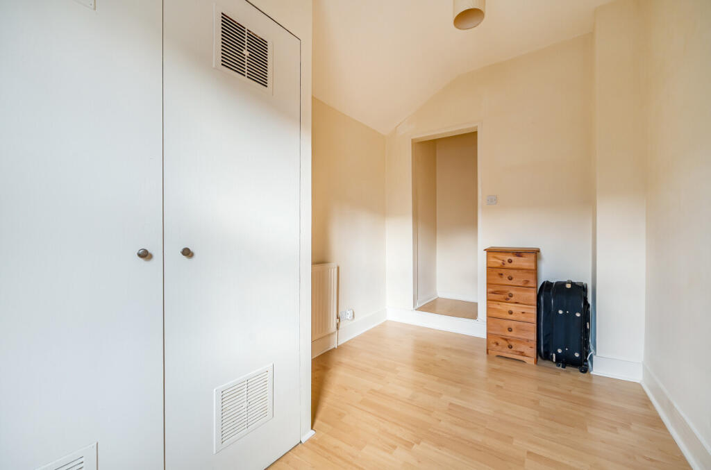 1369302-8-68f66b6...