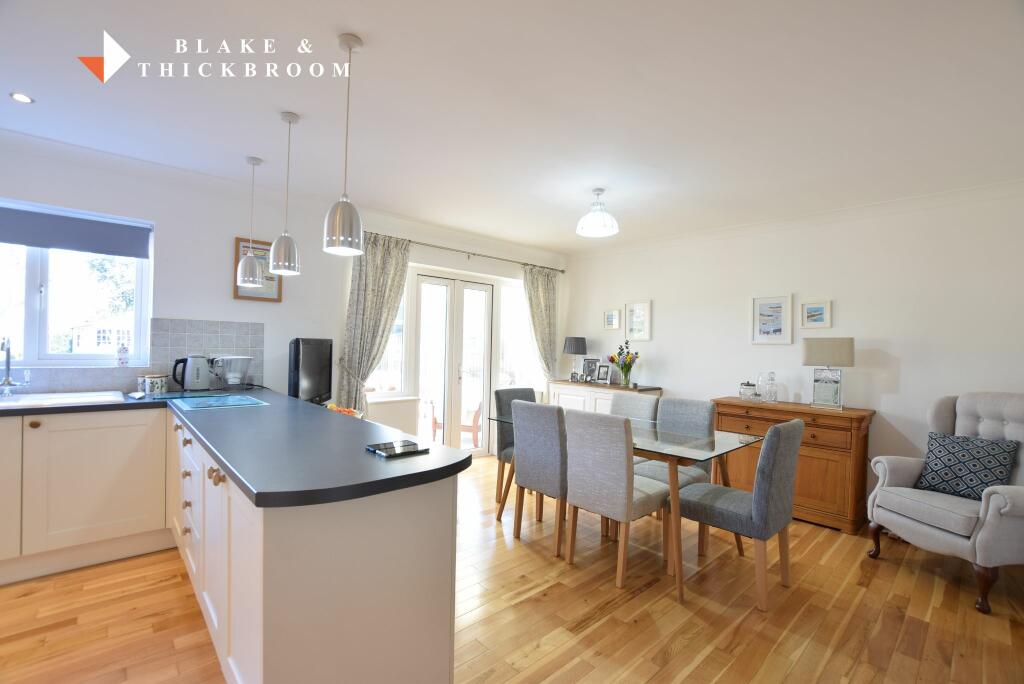 OPEN PLAN KITCHEN/LIVING ROOM