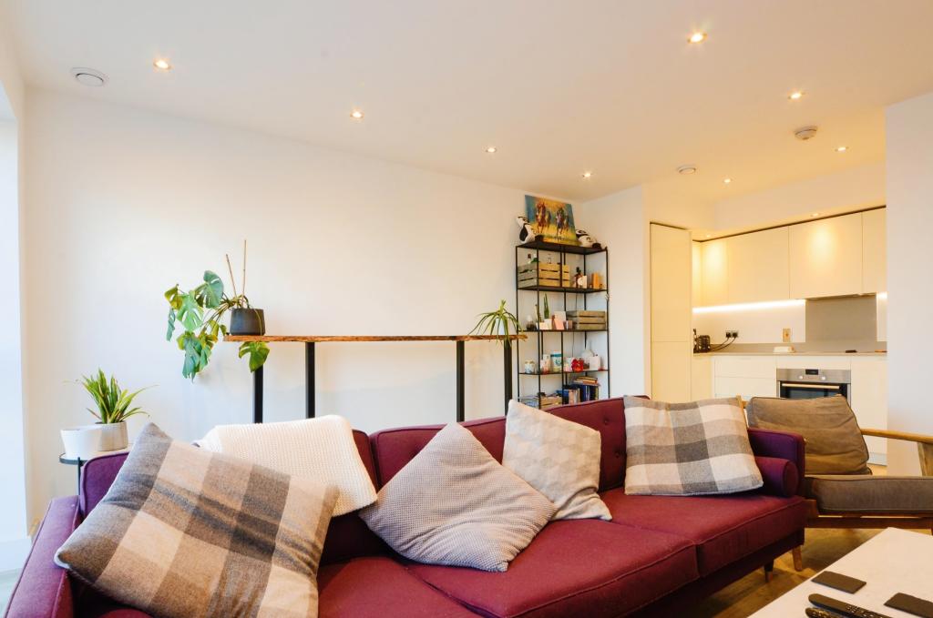Lounge / Kitchen