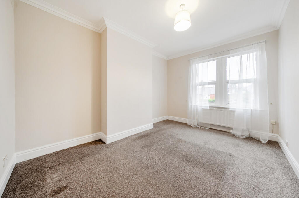 1370622-4-68f5f9b...