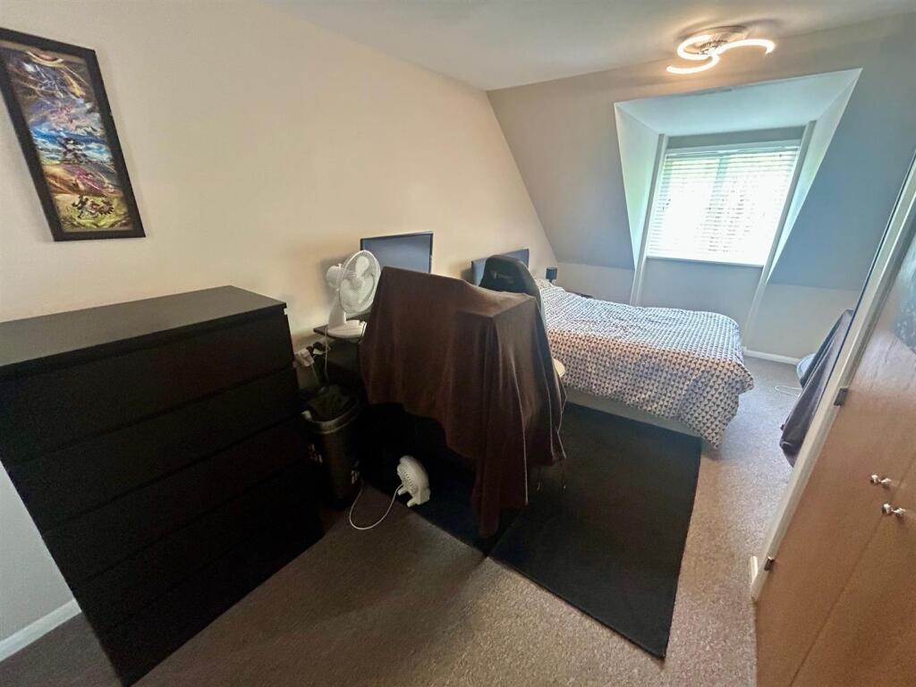 bed 1 2.jpg