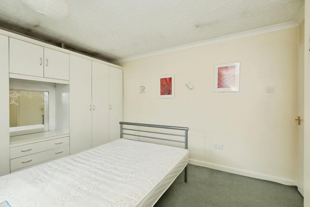 BEDROOM NO.1