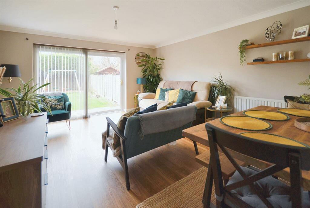 Sitting/Dining Room