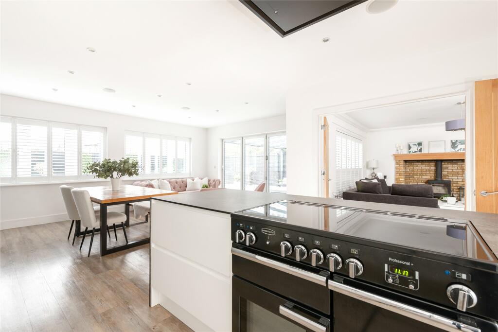 Kit/Breakfast Room