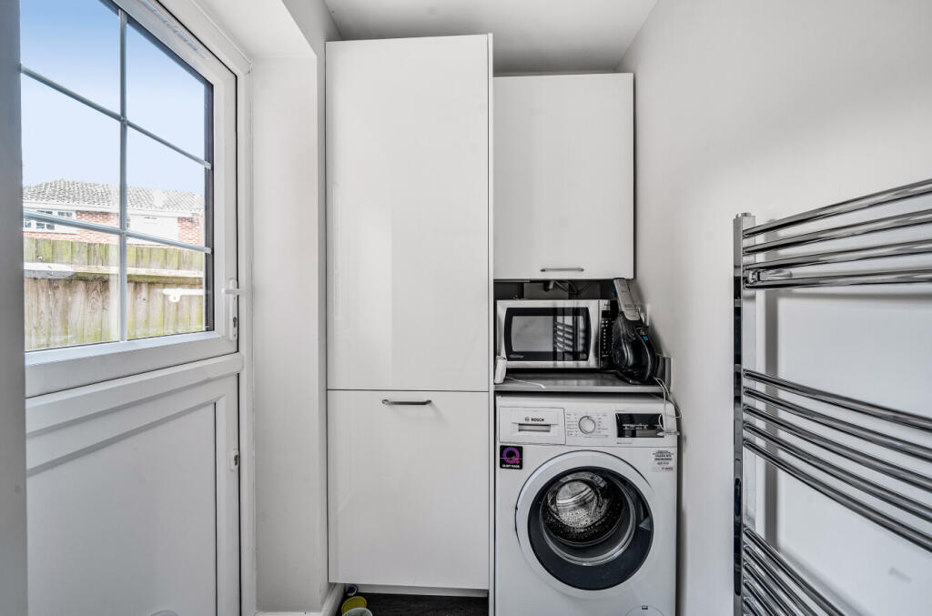 1364503-22-68ee82...