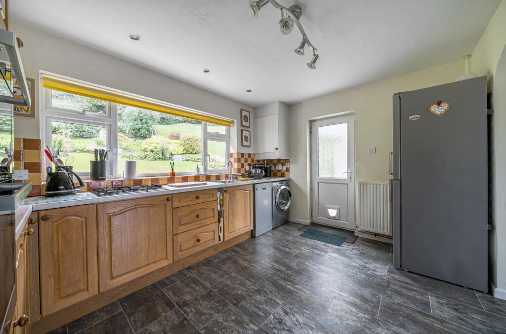 1374817-11-690350...