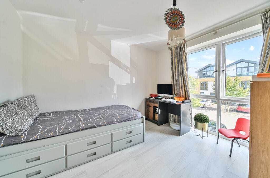 1320283-7-686e978...