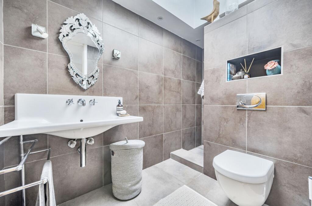 Meadow Close, Milford, GU8