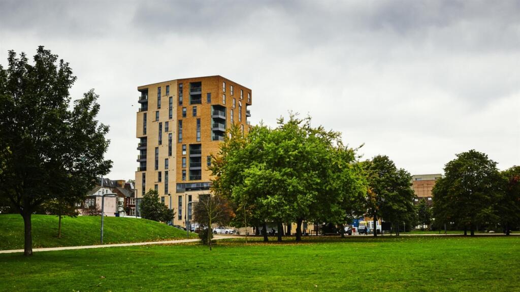 UNCLE_NewCross_Ex...