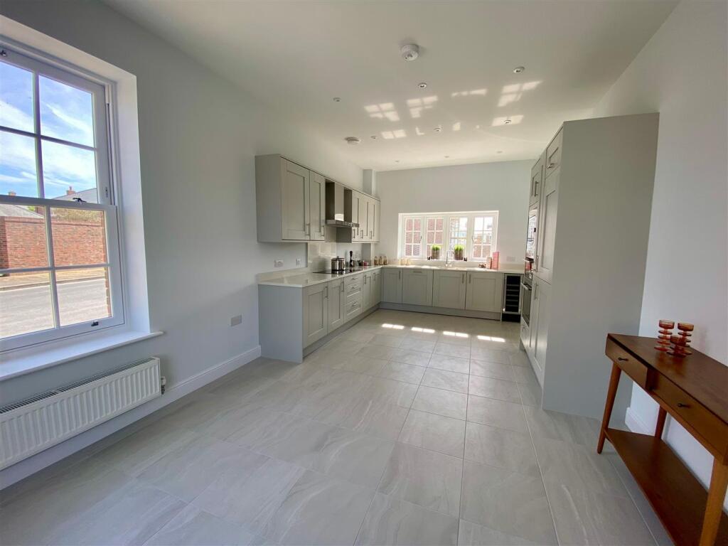 Kitchen/Breakfast Room