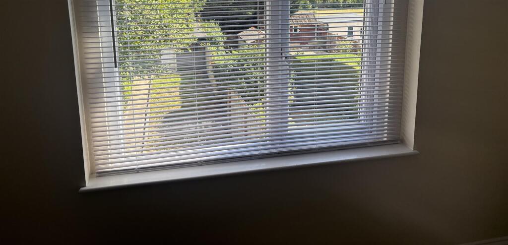 51M 14 - 2nd bed 2.jpg